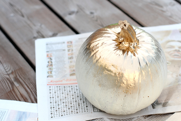 halloween decor - glamorous pumpkin